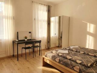 Affordable Private Rooms Close to City Center with Smart TV - 4