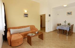 Lovely poolside apartment in Tar - 4