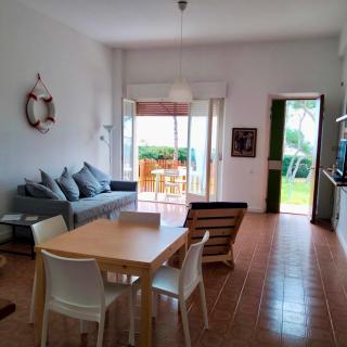 M335 - Marcelli, ampio bilocale fronte mare con balcone - 8