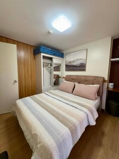 Aesthetic 2 Bedroom The Loop Tower Condo Unit - 4