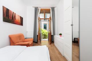 Spacious 4 Bedroom Apartment - Main Square, Planty - by Upstairs - 9