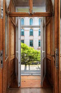 Spacious 4 Bedroom Apartment - Main Square, Planty - by Upstairs - 8