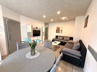 Hugo s home, apartman blizu bazena i bolnice - 0
