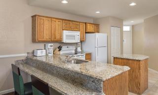 Governor's Green Resort 1BR Villa - 4
