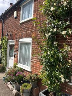 Jacks Cottage Sculthorpe North Norfolk - 1