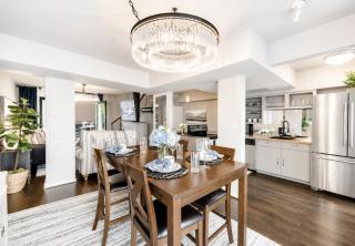 Spacious 3-Bed Loft with Pool & Private Patio - 9