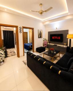 Premium 2-bed Apartment in Islamabad self check-in, Netflix, Ac, Free Parking - 8