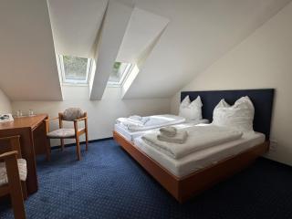 Barbarossa Hotel Kelbra - 1