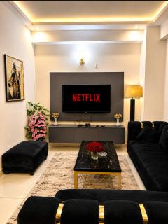 Premium 2-bed Apartment in Islamabad self check-in, Netflix, Ac, Free Parking - 7