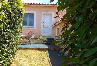 Studio with private garden in villa in southern France - 2