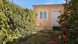 Studio with private garden in villa in southern France - 1