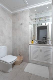 Charming 2-Bedroom Apartment with Ocean View in Carthage - 6