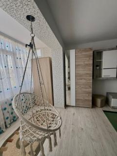 Cozy Urban Apartment - 9