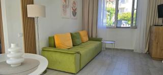 Kamelija LUX - 5