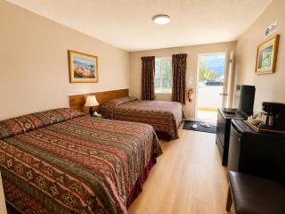Overlander Motel - 1