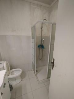 Montijo sharing apartment and personal room available overnight stay - 7