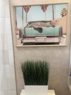 Luxury Elegant Condo Prime Location & Parking - 1