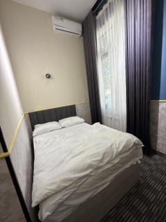 Empire Hotel - 1
