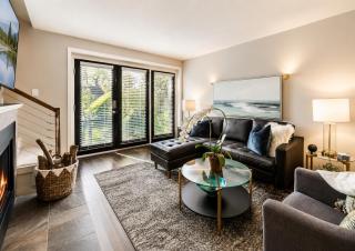 Sunlit Loft with Pool & Fireplace - 7