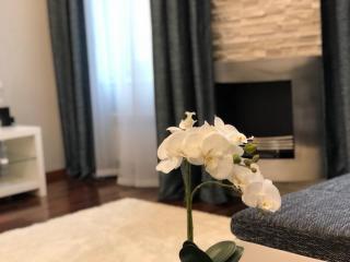 10-Min Walk to Puskás Arena, Modern 1BR Apartment - 4