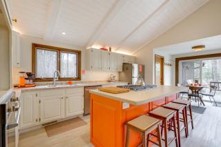Game Room! Mid-Century Escape in the Northwoods - Arbor Vitae - 8