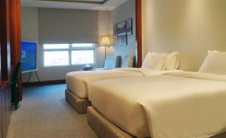 The Manor 2 - Twin Room, Free Rooftop Pool, near CBD - 7