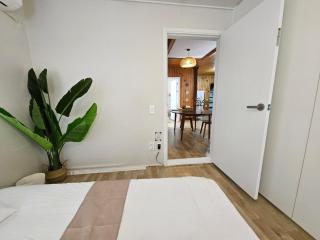 2min to Beach - Entire 2nd Floor House in Busan - 6