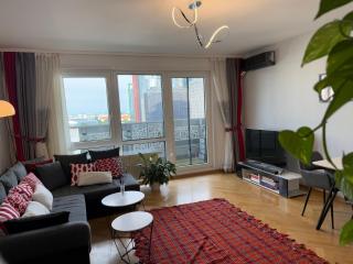 Premium Vienna Stay with Panorama Balcony and City Views near to metro station U1 - 7