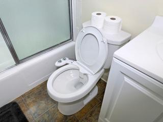 Convenient Stays-with Free Parking, Heat&AC Apt 7 - 1