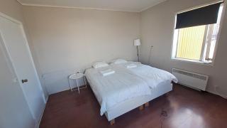 High-Value Coastal Stay Where Iceland Slows Down - 2
