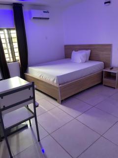 Lloyd Hotel and Suites - 2
