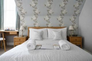 Gladstone House - 2