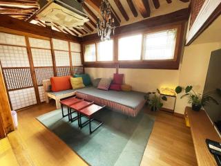 Beautiful Hanok house in city center - 8