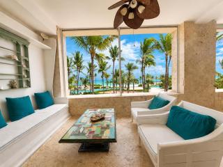 Beachfront Pool and Marina View Private Terrace - Punta Cana - 9