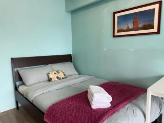 Cozy 3BR Suite Near Airport & Canada Line - 5