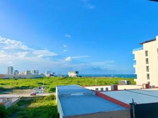 Departamento en Costa de Oro a 2 cuadras de la playa y restaurantes a 5 minutos de wtc y centros comerciales 2 habitaciones 3 camas y 2 baños - 4