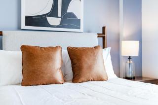 Landing Apartments - Ascent MKE - 2