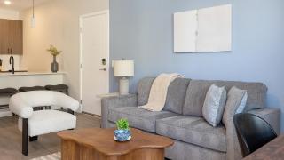 Landing Incredible 1BD Pool Gym - 9