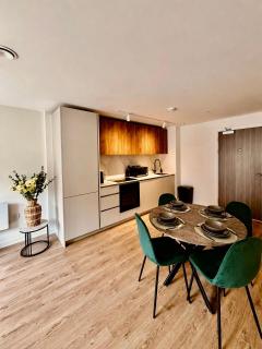 Birmingham City Centre, 1 Bed Deluxe Apartment 45 - 3