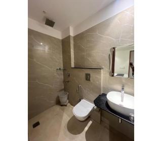Perfect Family Hotel In Main Bazar - 3