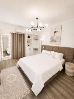 Chic Stays - Modern Arabian 2 BR - Agouza - 4