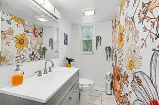 Stay in Historic Alexandria's Chic 4BR-5 Beds Home - 4