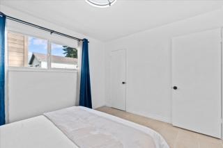 20 PERCENT OFF Cozy, Modern Suite - 3