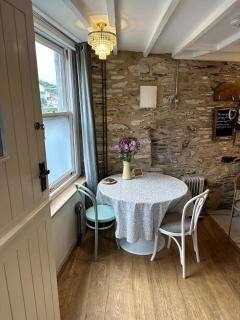 Poppy's Collection - Harbour Townhouse and The Hideaway - 4