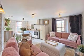 Poppy's Collection - Harbour Townhouse and The Hideaway - 9