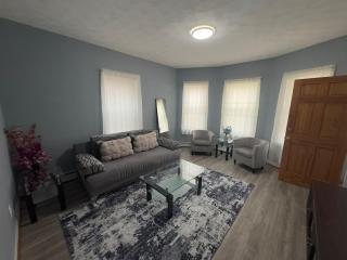 Beautiful apartment walking distance to stadium! - 9
