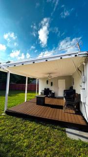 Relaxing 3 Bedroom House-Close to Beaches and Airport! - 4
