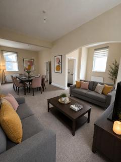 Spacious 4BR Home Near Babcock & Dockyard - 0
