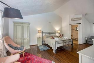 Villa Amyra With Pool - Happy Rentals - 1