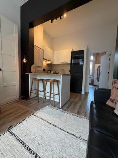 Cosy 2-Bedroom Apartment for 4 Guests near Sint-Pieters Station, Perfect for Exploring Historic Ghent - 6
